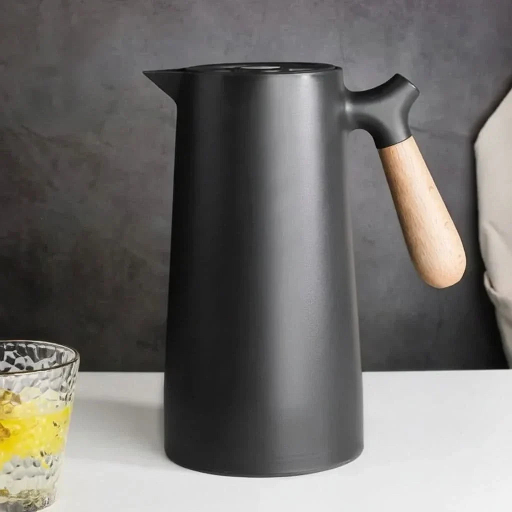 TIMBERTHERM – Insulated Kettle with Modern Wooden Accent
